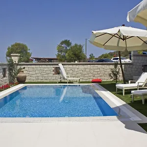 Lara Ilica 2* Çeşme